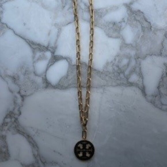 Tory Burch Pendant on chunky chain - Picture 2 of 4